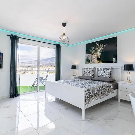 Island Village Ocean View 阿德耶