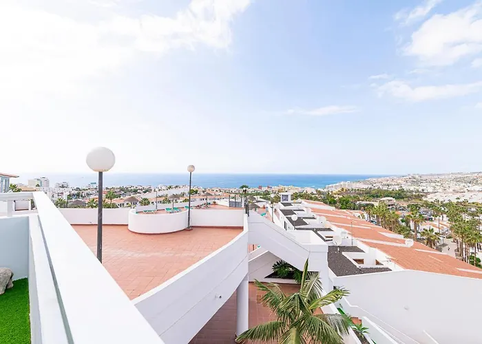 Island Village Ocean View Апартаменти Адехе