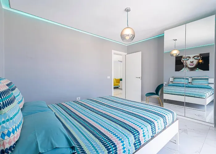 Апартаменти Island Village Ocean View