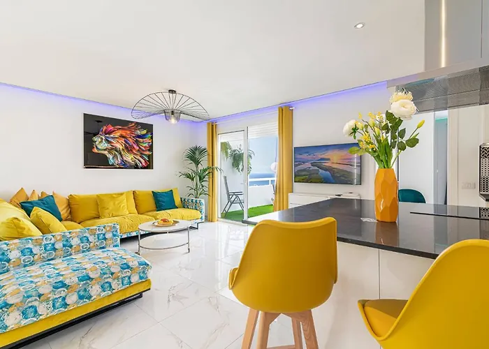 Island Village Ocean View Апартаменти Адехе