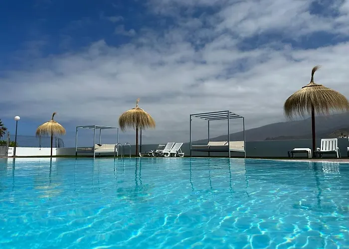 Island Village Ocean View Апартаменти Адехе