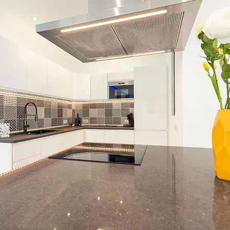 Island Village Ocean View Apartment